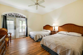 Naples Studio with Canal Access!